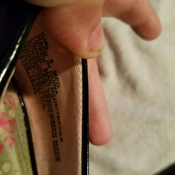 Shoes - Picture 2 of 3